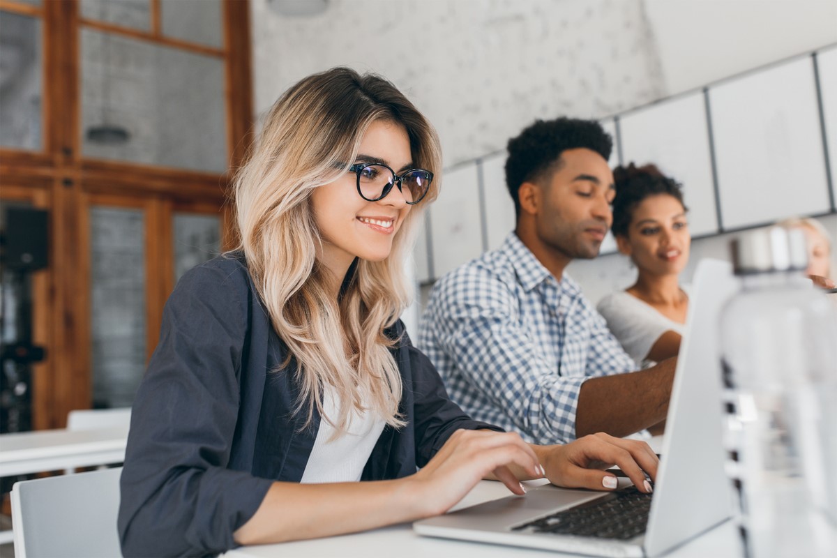 A inteligência artificial pode melhorar a eficiência e a qualidade de vida na equipe de vendas